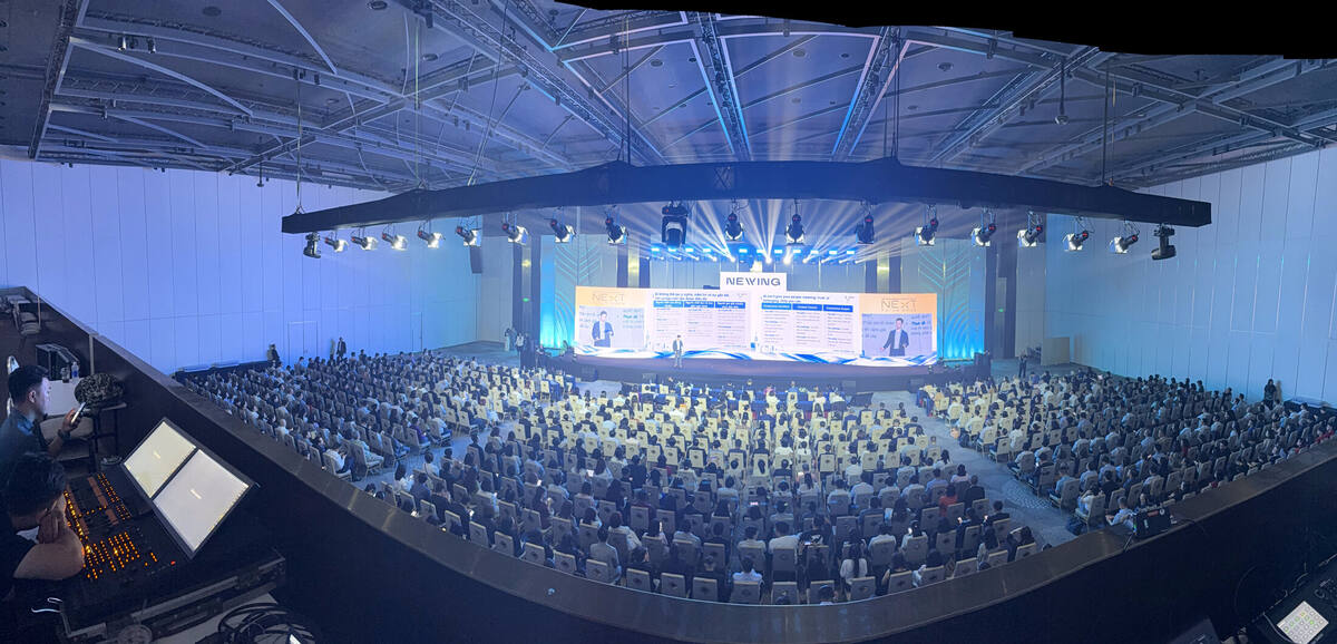 Toàn cảnh hội trường Thiskyhall Sala với hơn 1.000 lãnh đạo doanh nghiệp tham dự NExT FORUM 2026
